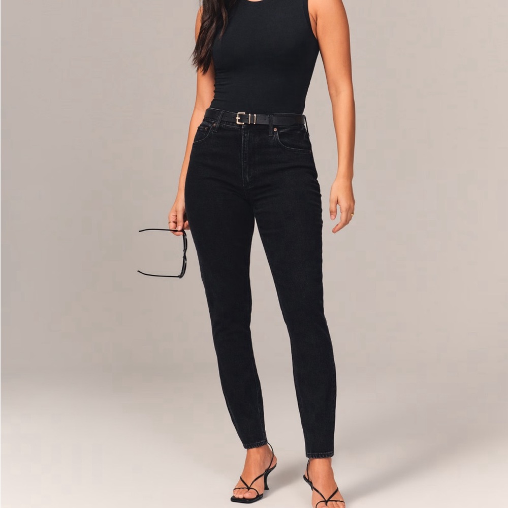 NWT Abercrombie The Skinny High Rise Jean Size 10